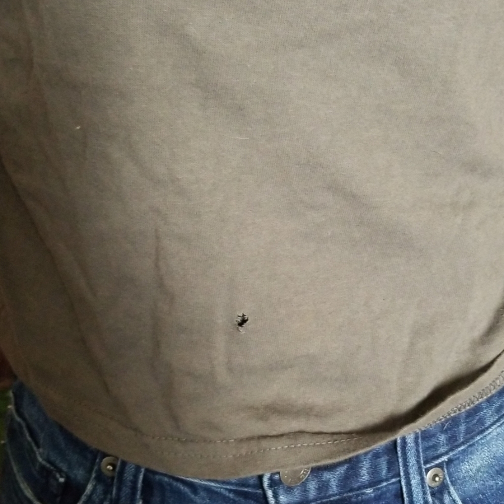Gildan tee - Picture 3 of 3